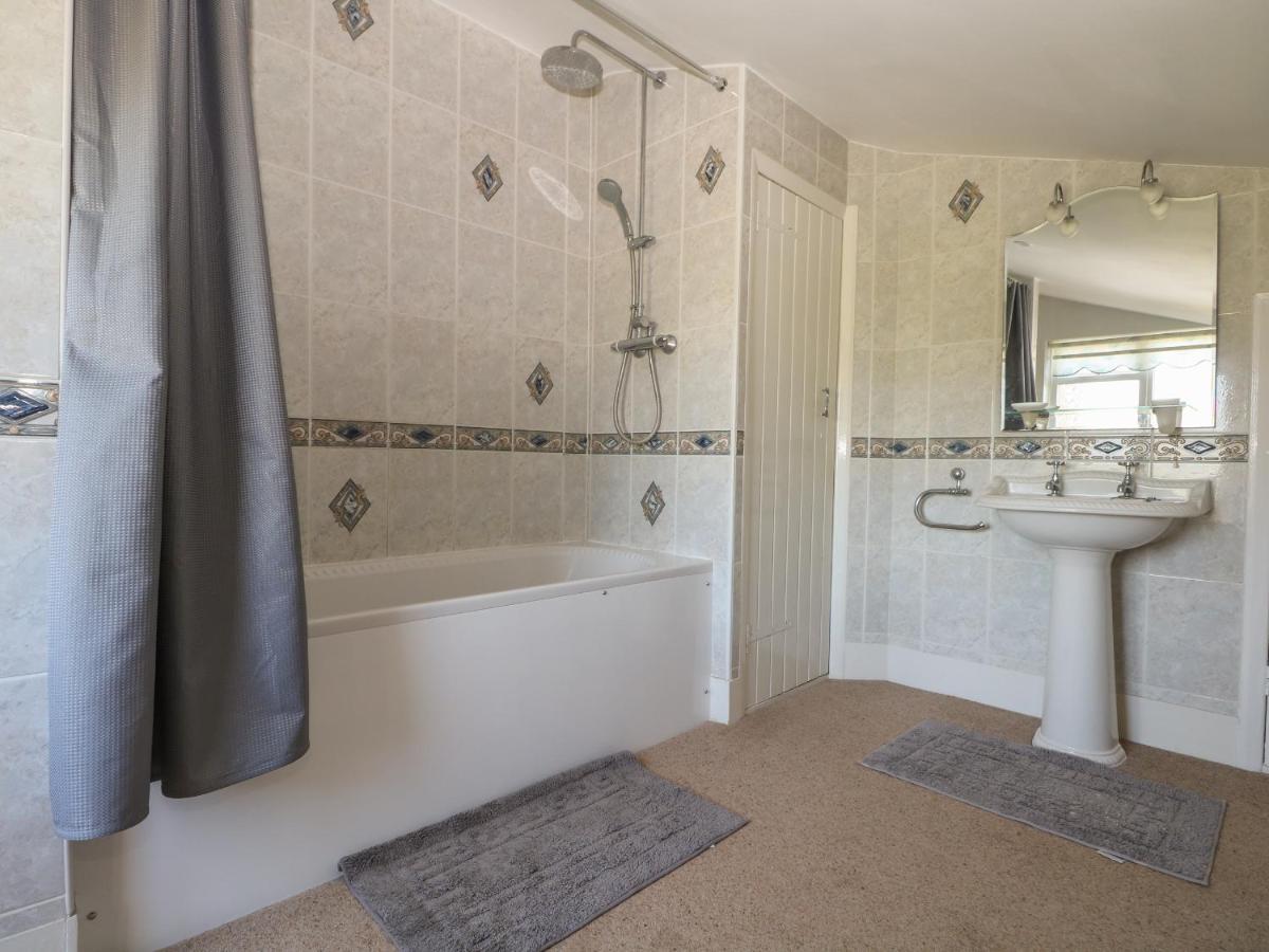 1 Paythorne Farm Cottages Henfield Экстерьер фото
